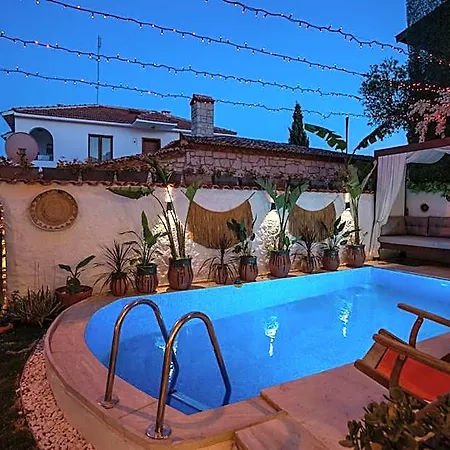 Отель The Comelly Alacati 3*